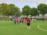 Laatste training S.K.N.W.K. JO9-1 van seizoen 2022-2023 (partijtje tegen de ouders) (169/178)